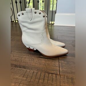 NWOB Marc Fisher western boots